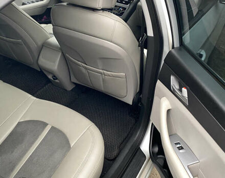 Серый Хендай Соната, объемом двигателя 2.36 л и пробегом 135 тыс. км за 10400 $, фото 14 на Automoto.ua