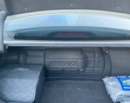 Серый Хендай Соната, объемом двигателя 2 л и пробегом 359 тыс. км за 9500 $, фото 20 на Automoto.ua