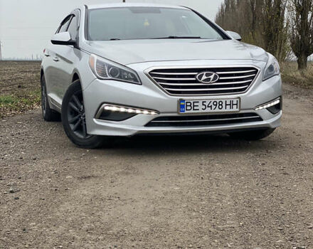 Серый Хендай Соната, объемом двигателя 2.36 л и пробегом 135 тыс. км за 10400 $, фото 2 на Automoto.ua