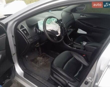 Сірий Хендай Соната, об'ємом двигуна 2 л та пробігом 320 тис. км за 3100 $, фото 1 на Automoto.ua