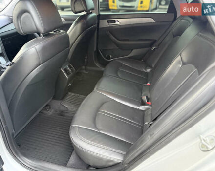 Серый Хендай Соната, объемом двигателя 2 л и пробегом 320 тыс. км за 7999 $, фото 11 на Automoto.ua