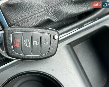 Сірий Хендай Соната, об'ємом двигуна 2.36 л та пробігом 170 тис. км за 9999 $, фото 33 на Automoto.ua