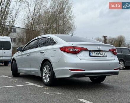 Сірий Хендай Соната, об'ємом двигуна 2 л та пробігом 275 тис. км за 8400 $, фото 5 на Automoto.ua