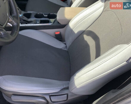 Серый Хендай Соната, объемом двигателя 2.36 л и пробегом 40 тыс. км за 11800 $, фото 18 на Automoto.ua