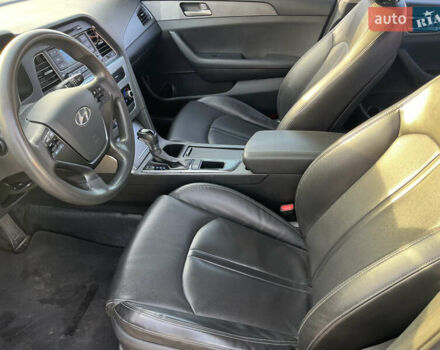 Серый Хендай Соната, объемом двигателя 2 л и пробегом 266 тыс. км за 9750 $, фото 5 на Automoto.ua