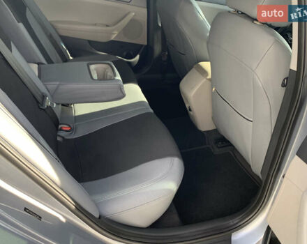 Серый Хендай Соната, объемом двигателя 2.36 л и пробегом 40 тыс. км за 11800 $, фото 29 на Automoto.ua