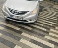 Сірий Хендай Соната, об'ємом двигуна 2 л та пробігом 195 тис. км за 7200 $, фото 1 на Automoto.ua