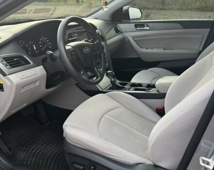 Сірий Хендай Соната, об'ємом двигуна 2.4 л та пробігом 184 тис. км за 10700 $, фото 2 на Automoto.ua