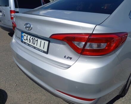 Сірий Хендай Соната, об'ємом двигуна 2 л та пробігом 231 тис. км за 9100 $, фото 4 на Automoto.ua