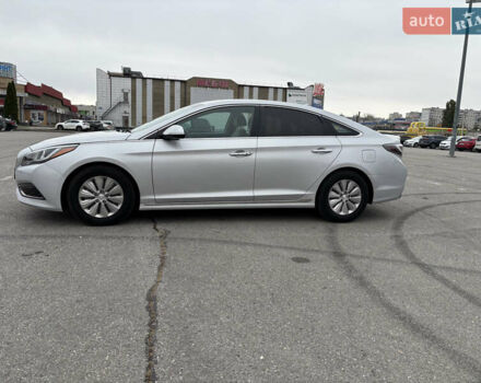 Хендай Соната 2015 в Харькове на Automoto.ua Серый Хендай Соната, объемом двигателя 2 л и пробегом 114 тыс. км за 14200 $, фото 7 на Automoto.ua