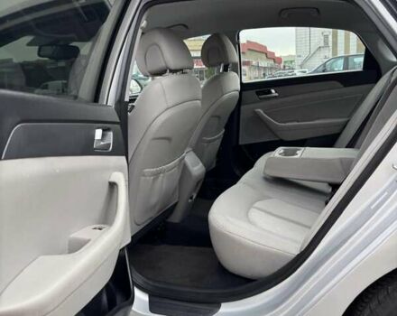 Серый Хендай Соната, объемом двигателя 2 л и пробегом 114 тыс. км за 13900 $, фото 18 на Automoto.ua