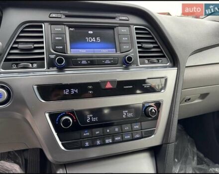 Серый Хендай Соната, объемом двигателя 2 л и пробегом 114 тыс. км за 13900 $, фото 13 на Automoto.ua