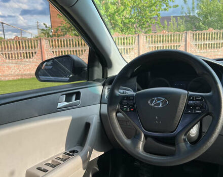 Серый Хендай Соната, объемом двигателя 2.36 л и пробегом 174 тыс. км за 10600 $, фото 26 на Automoto.ua