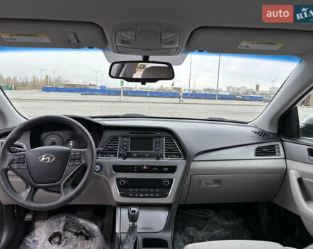 Хендай Соната 2015 в Харькове на Automoto.ua Серый Хендай Соната, объемом двигателя 2 л и пробегом 114 тыс. км за 14200 $, фото 19 на Automoto.ua