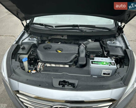 Сірий Хендай Соната, об'ємом двигуна 2 л та пробігом 174 тис. км за 11700 $, фото 10 на Automoto.ua