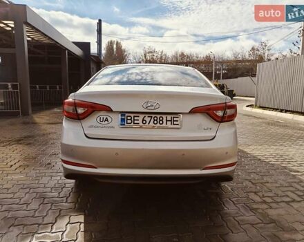 Серый Хендай Соната, объемом двигателя 2 л и пробегом 294 тыс. км за 9300 $, фото 6 на Automoto.ua