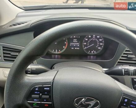 Хендай Соната 2015 у Золотоноше на Automoto.ua Сірий Хендай Соната, об'ємом двигуна 2.36 л та пробігом 90 тис. км за 11300 $, фото 22 на Automoto.ua