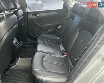 Серый Хендай Соната, объемом двигателя 2 л и пробегом 266 тыс. км за 8750 $, фото 9 на Automoto.ua