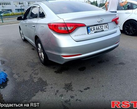 Хендай Соната 2015 у Києві на Automoto.ua Сірий Хендай Соната, об'ємом двигуна 2 л та пробігом 267 тис. км за 8500 $, фото 1 на Automoto.ua