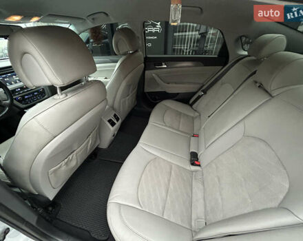 Серый Хендай Соната, объемом двигателя 2.36 л и пробегом 110 тыс. км за 9999 $, фото 24 на Automoto.ua