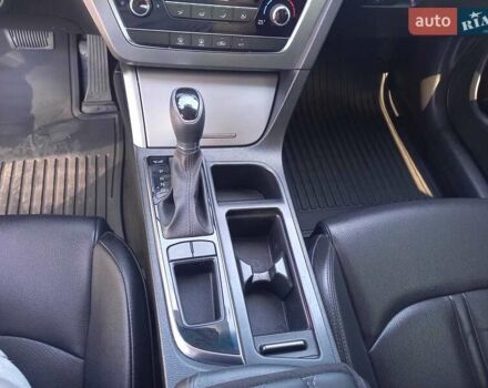 Серый Хендай Соната, объемом двигателя 2 л и пробегом 231 тыс. км за 9100 $, фото 25 на Automoto.ua