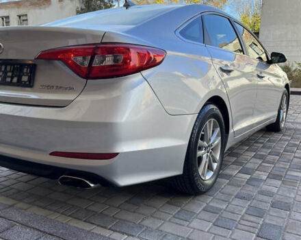 Серый Хендай Соната, объемом двигателя 2.36 л и пробегом 130 тыс. км за 10200 $, фото 4 на Automoto.ua