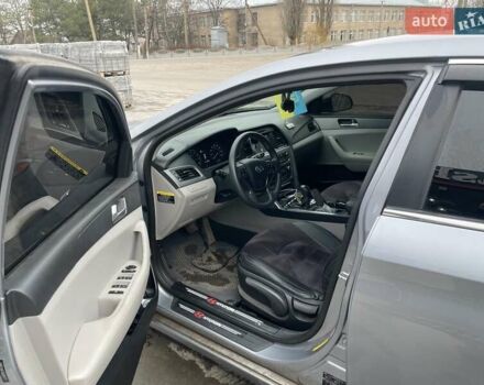 Серый Хендай Соната, объемом двигателя 2.36 л и пробегом 90 тыс. км за 9500 $, фото 6 на Automoto.ua