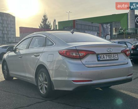 Серый Хендай Соната, объемом двигателя 2 л и пробегом 266 тыс. км за 9750 $, фото 3 на Automoto.ua