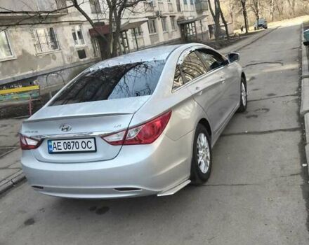 Серый Хендай Соната, объемом двигателя 2 л и пробегом 400 тыс. км за 9000 $, фото 3 на Automoto.ua