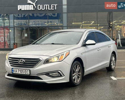 Серый Хендай Соната, объемом двигателя 2 л и пробегом 266 тыс. км за 8750 $, фото 3 на Automoto.ua