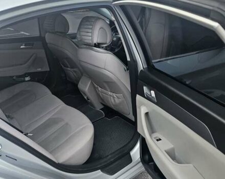 Сірий Хендай Соната, об'ємом двигуна 2.36 л та пробігом 220 тис. км за 8999 $, фото 17 на Automoto.ua