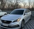 Серый Хендай Соната, объемом двигателя 2.4 л и пробегом 120 тыс. км за 10000 $, фото 1 на Automoto.ua