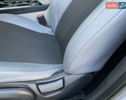 Серый Хендай Соната, объемом двигателя 2.36 л и пробегом 40 тыс. км за 10700 $, фото 19 на Automoto.ua