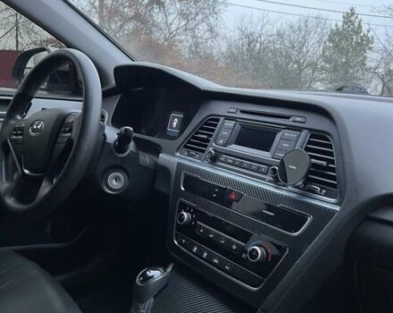 Серый Хендай Соната, объемом двигателя 2 л и пробегом 405 тыс. км за 7999 $, фото 16 на Automoto.ua