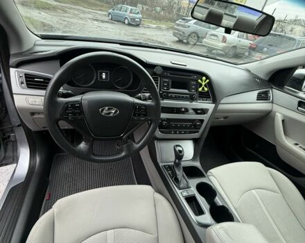 Сірий Хендай Соната, об'ємом двигуна 2.4 л та пробігом 160 тис. км за 9500 $, фото 6 на Automoto.ua