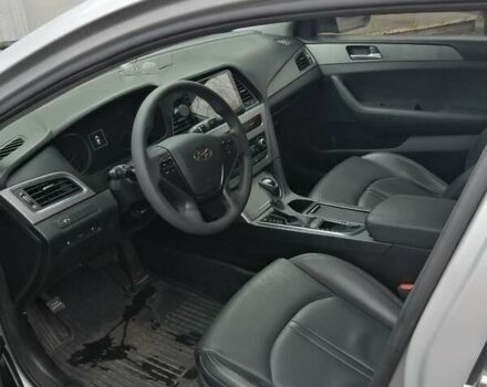 Хендай Соната 2015 в Чернигове на Automoto.ua Серый Хендай Соната, объемом двигателя 2 л и пробегом 253 тыс. км за 10000 $, фото 6 на Automoto.ua