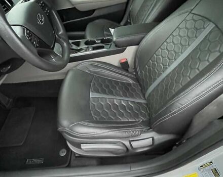 Сірий Хендай Соната, об'ємом двигуна 2.36 л та пробігом 148 тис. км за 8900 $, фото 13 на Automoto.ua