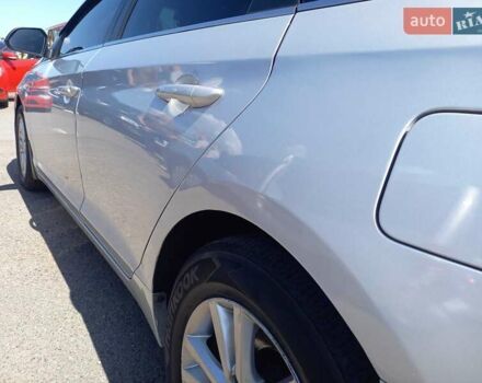 Серый Хендай Соната, объемом двигателя 2 л и пробегом 231 тыс. км за 9100 $, фото 6 на Automoto.ua