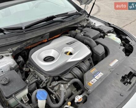 Серый Хендай Соната, объемом двигателя 2 л и пробегом 114 тыс. км за 13900 $, фото 21 на Automoto.ua