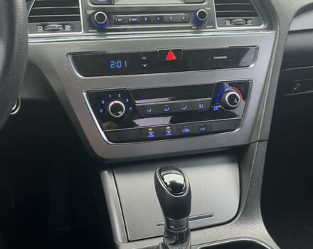 Серый Хендай Соната, объемом двигателя 2 л и пробегом 266 тыс. км за 8750 $, фото 13 на Automoto.ua