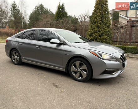 Сірий Хендай Соната, об'ємом двигуна 2 л та пробігом 200 тис. км за 13900 $, фото 1 на Automoto.ua