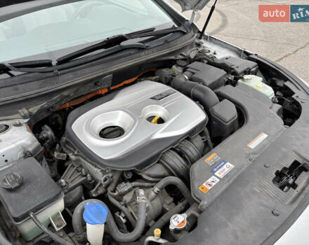 Хендай Соната 2015 в Харькове на Automoto.ua Серый Хендай Соната, объемом двигателя 2 л и пробегом 114 тыс. км за 14200 $, фото 32 на Automoto.ua