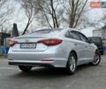 Сірий Хендай Соната, об'ємом двигуна 2 л та пробігом 275 тис. км за 8400 $, фото 4 на Automoto.ua