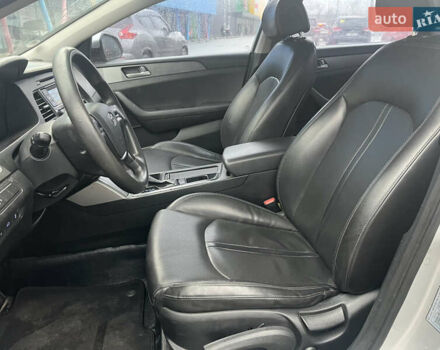 Серый Хендай Соната, объемом двигателя 2 л и пробегом 266 тыс. км за 8750 $, фото 6 на Automoto.ua