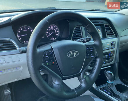 Серый Хендай Соната, объемом двигателя 2.36 л и пробегом 40 тыс. км за 10700 $, фото 30 на Automoto.ua
