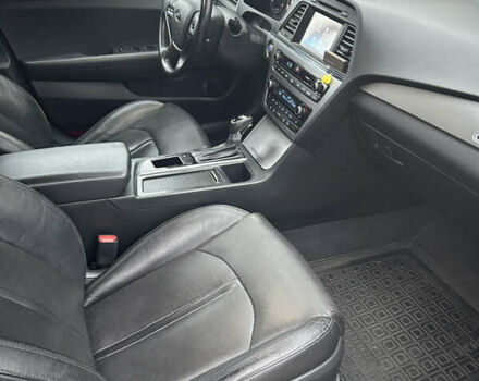 Сірий Хендай Соната, об'ємом двигуна 2 л та пробігом 174 тис. км за 11700 $, фото 18 на Automoto.ua