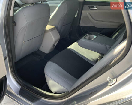 Серый Хендай Соната, объемом двигателя 2.36 л и пробегом 40 тыс. км за 11800 $, фото 31 на Automoto.ua