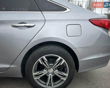 Сірий Хендай Соната, об'ємом двигуна 2 л та пробігом 174 тис. км за 11700 $, фото 24 на Automoto.ua