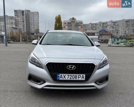 Серый Хендай Соната, объемом двигателя 2 л и пробегом 114 тыс. км за 13900 $, фото 2 на Automoto.ua