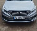 Хендай Соната 2015 у Золотоноше на Automoto.ua Сірий Хендай Соната, об'ємом двигуна 2.36 л та пробігом 90 тис. км за 11300 $, фото 1 на Automoto.ua